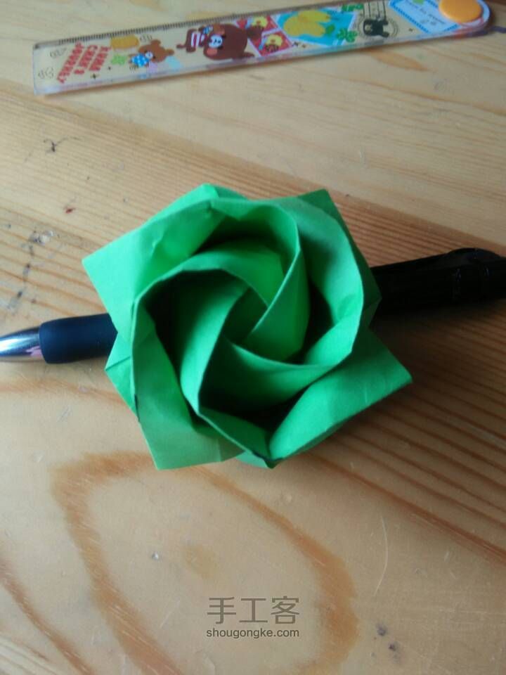 简易纸玫瑰花折法 第27步