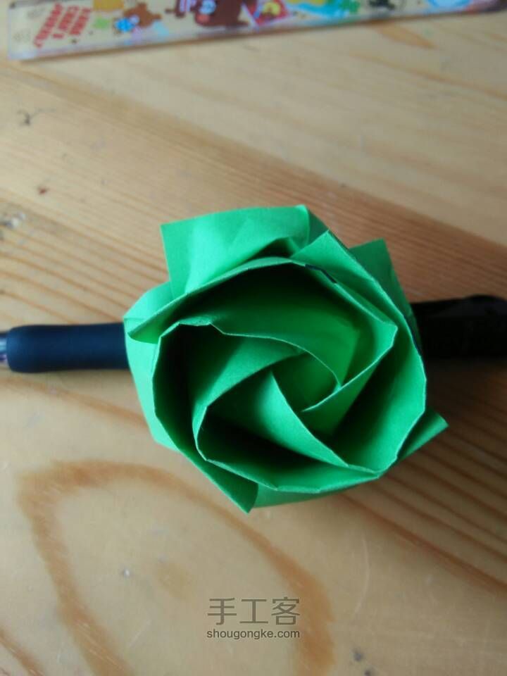 简易纸玫瑰花折法 第26步