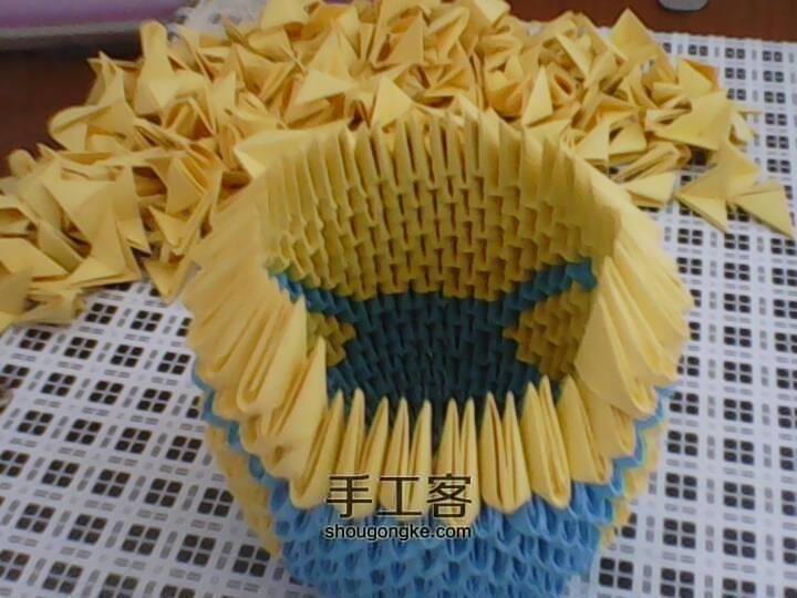 三角折纸-小黄人 第31步