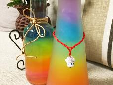 看到别人做的彩虹瓶，彩虹瓶都美美的，我也来做一次彩虹瓶。