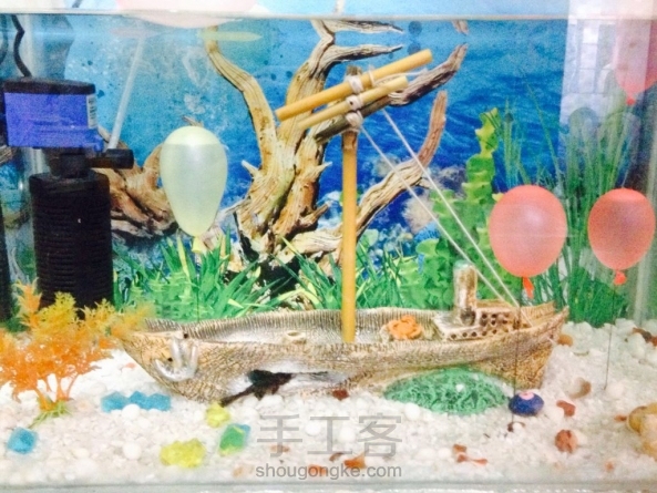 【你们城里人真会玩】空气里飘着气球不稀奇，但水里飘着气球的话，怎么看怎么好玩且又诡异(ˇˍˇ） 第2张