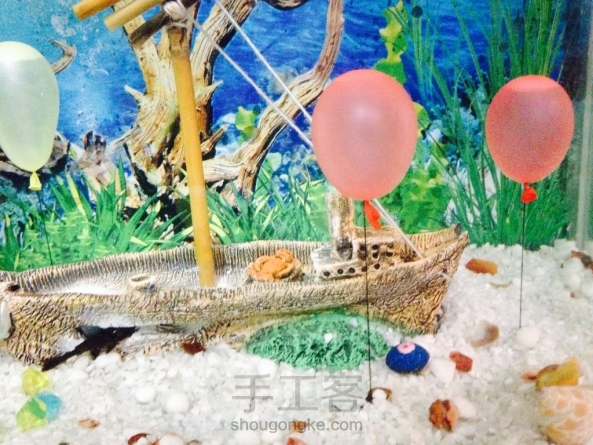 【你们城里人真会玩】空气里飘着气球不稀奇，但水里飘着气球的话，怎么看怎么好玩且又诡异(ˇˍˇ） 第3张