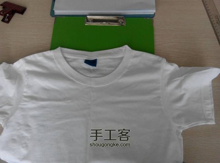 一大波手绘T恤来了 。。 第3步