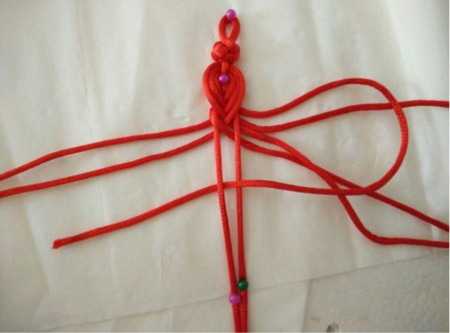 自制红绳手链（美美哒🌹） 第4步