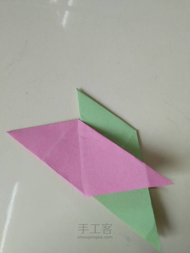 折可以变成飞镖又可以变成甜甜圈的折纸 第7步