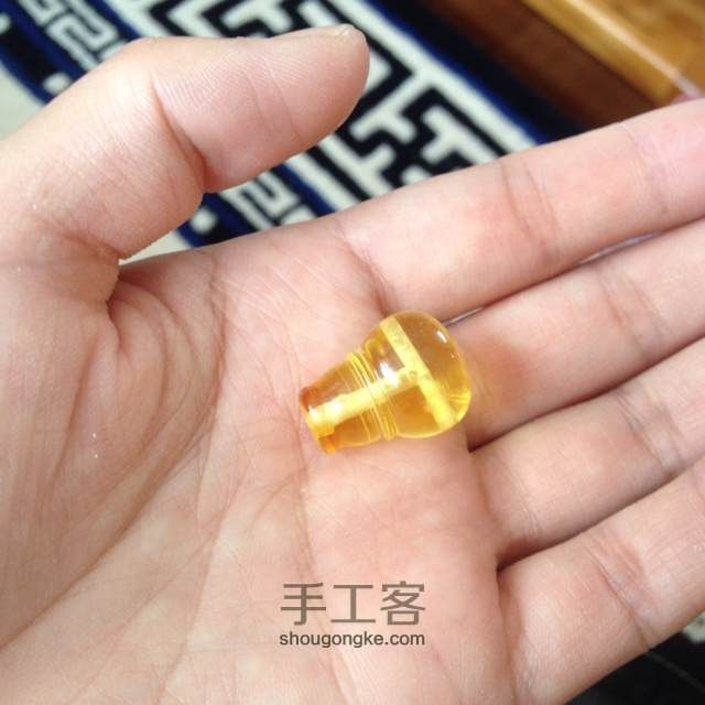 手工打磨琥珀蜜蜡一体三通 第14步