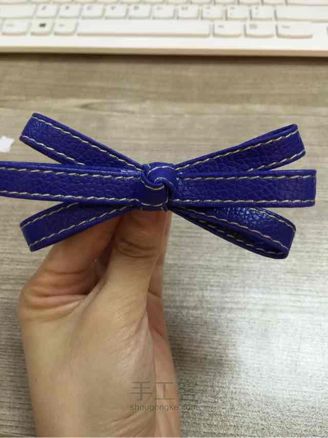 超级百搭的淑女皮质鸭嘴夹 第8步