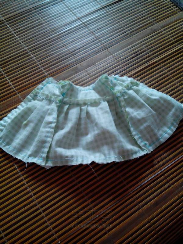 【娃衣教程】简单又森系的小裙纸～ 第6步