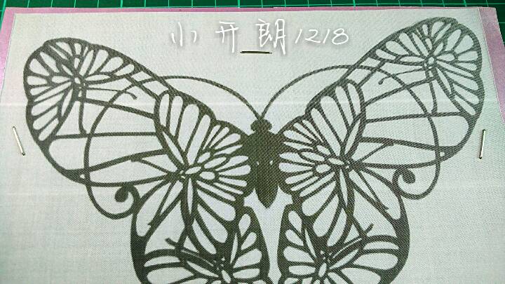 简单的蝴蝶纸雕，希望大家喜欢～欢迎点赞呦～ 第3步