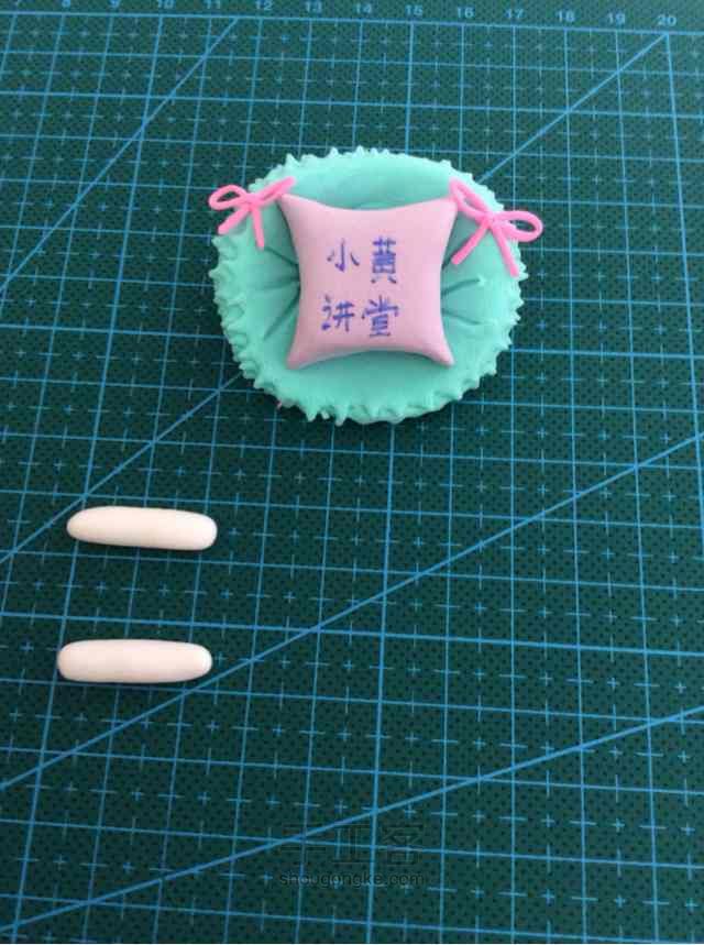 坐在蘑菇上的兔子 第2步