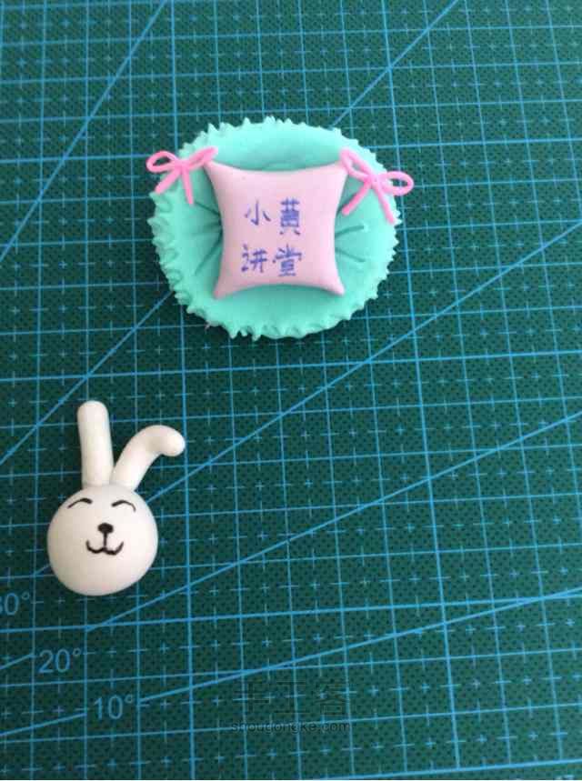 坐在蘑菇上的兔子 第4步