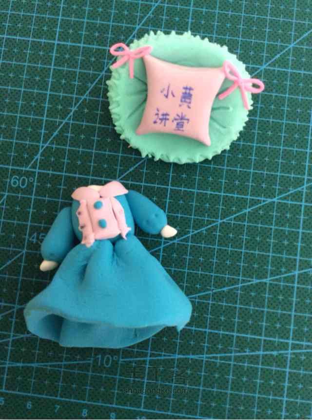 坐在蘑菇上的兔子 第5步