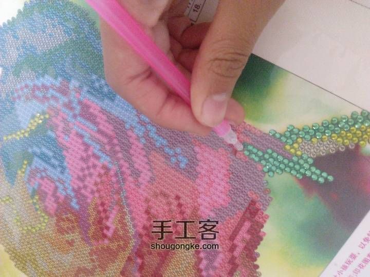 (☆_☆)七彩玫瑰~钻石画~ 第4步