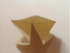 每当折纸，都会有一些双三角