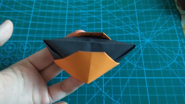 可玩可用的折纸之蛋托 第13步