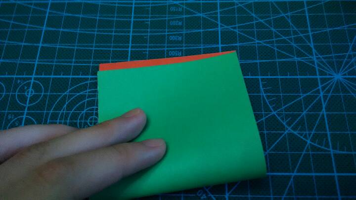 可玩可用的折纸之筷子架 第2步
