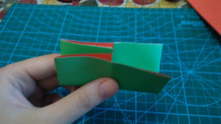 可玩可用的折纸之筷子架 第5步