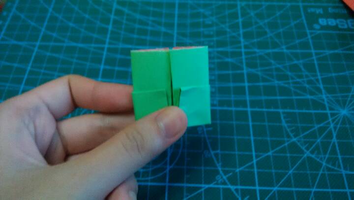 可玩可用的折纸之筷子架 第9步