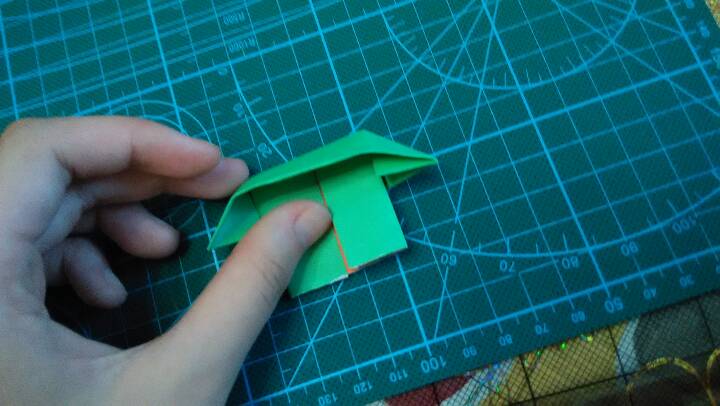可玩可用的折纸之筷子架 第13步