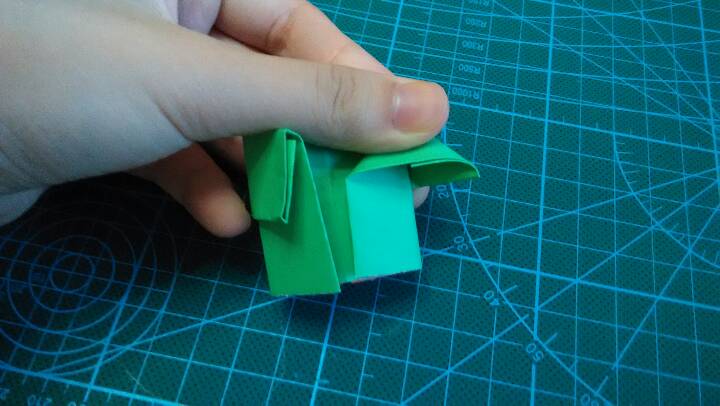 可玩可用的折纸之筷子架 第11步