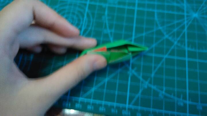 可玩可用的折纸之筷子架 第14步