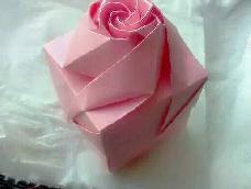 这个教程做的还蛮详细的，韩式玫瑰礼盒也是我最喜欢的礼盒之一，感觉美美哒
        转载请与我联系