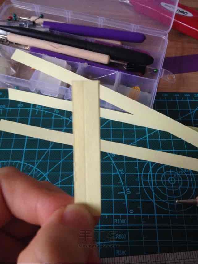 小黑裙-衍纸作品 第4步