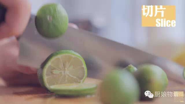 【转载】黄瓜柠檬排毒水 第5步
