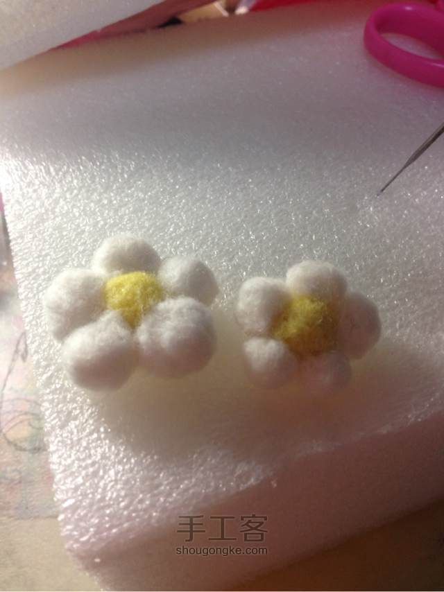 羊毛毡--蓝色清新小花口金包 第30步