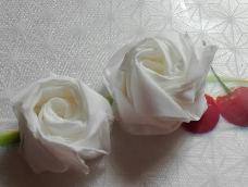 很简单的纸白玫瑰，希望大家喜欢记得要赞哦😊