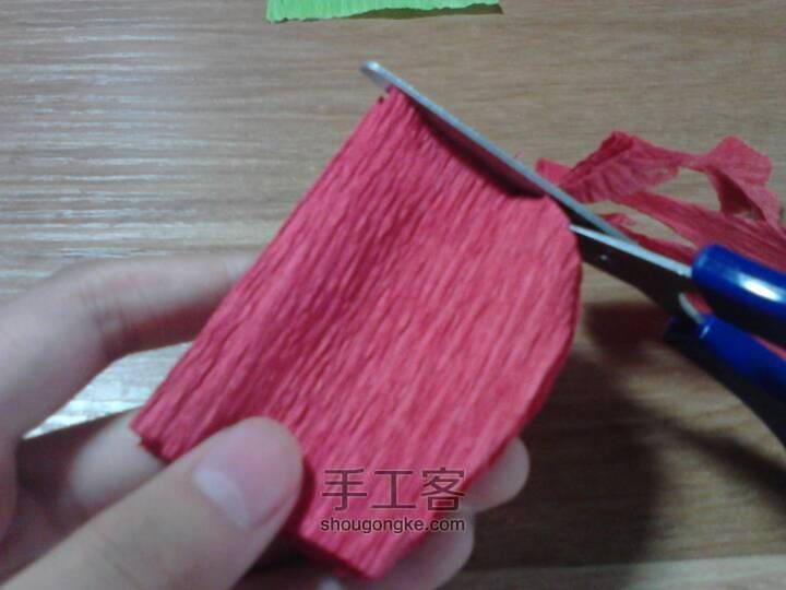 DIY皱纹纸玫瑰 第5步