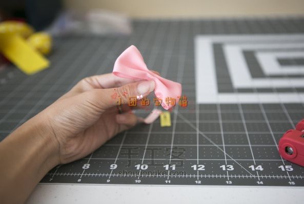 萌娃妈必修101--基础蝴蝶结 第9步