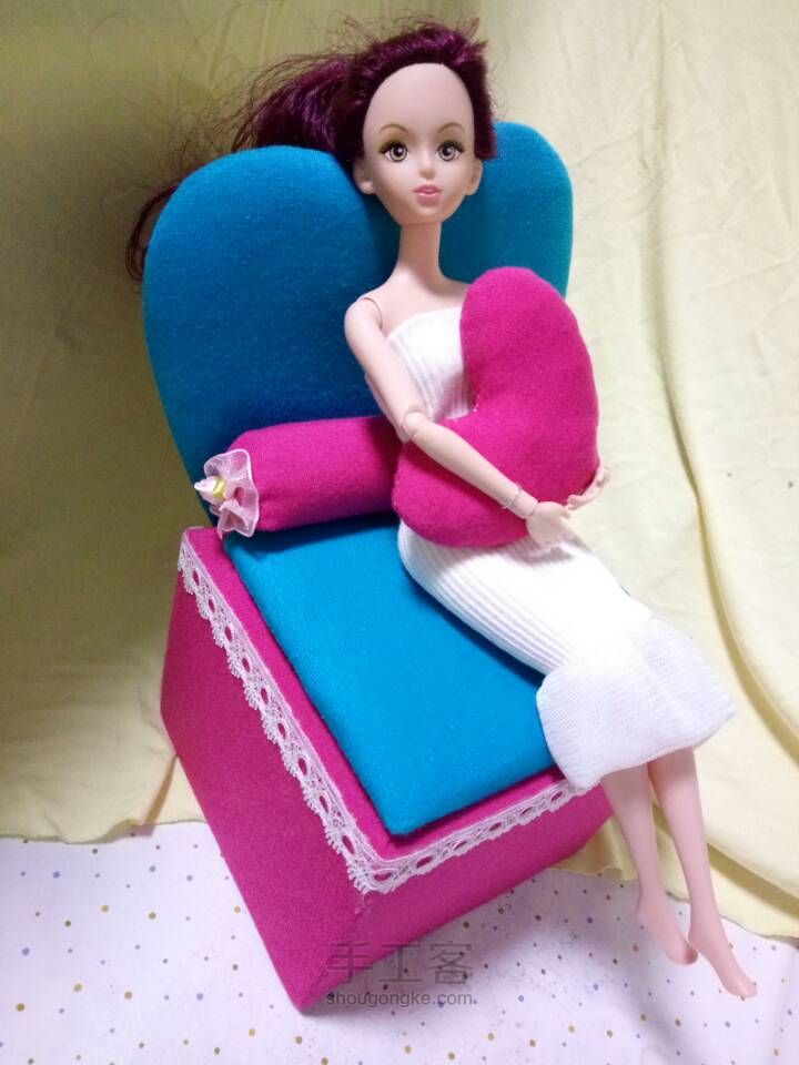 用纸皮做芭比娃娃的沙发😍😍 第1步