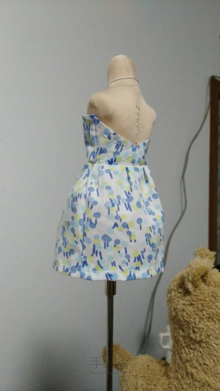 第一次做的一款简单的娃衣裙子 第3步