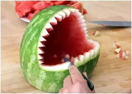 【转自网络】创意水果小鲨鱼 简单的水果拼盘⊙▽⊙ 第13步