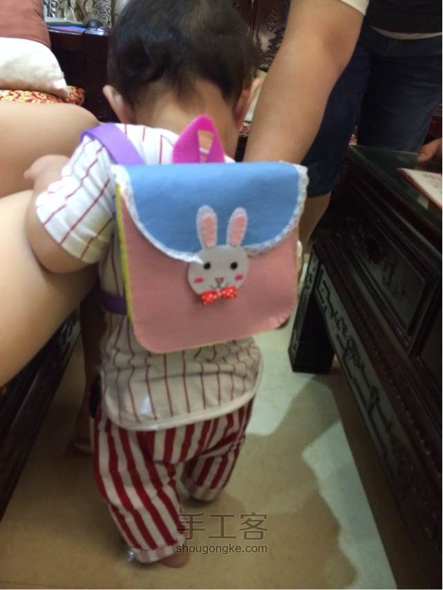 [亲子手工]寶寶的小兔子背包 第1步