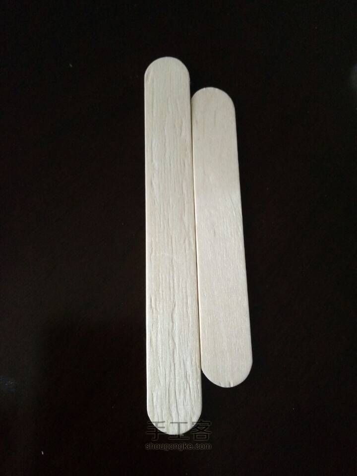 雪糕棒制作沙发，茶几，电视墙 第4步