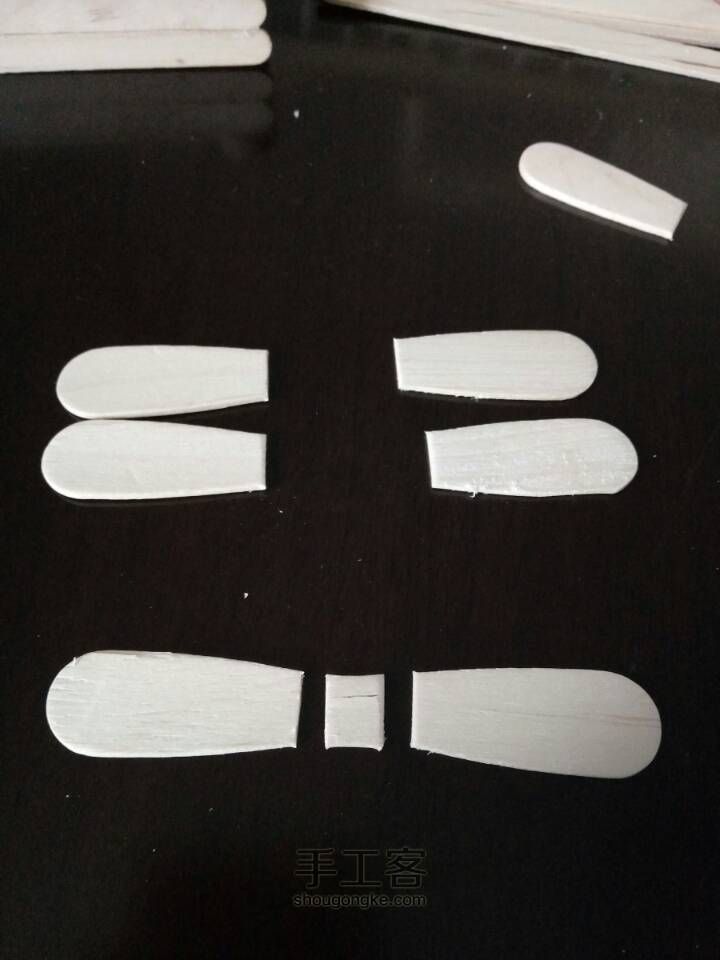 雪糕棒制作沙发，茶几，电视墙 第7步
