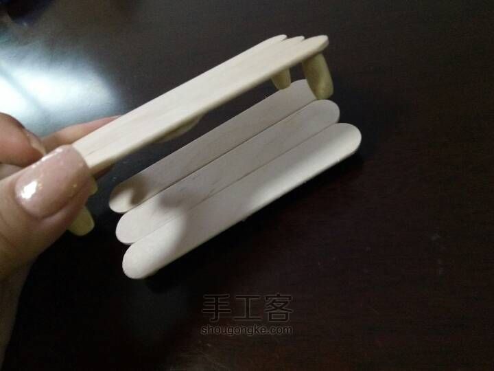 雪糕棒制作沙发，茶几，电视墙 第12步