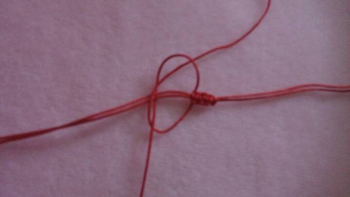 懒懒的红绳饰品 第5步