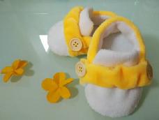 很简单的软底宝宝鞋，亲手给宝宝做礼物的心情才是最重要的。
