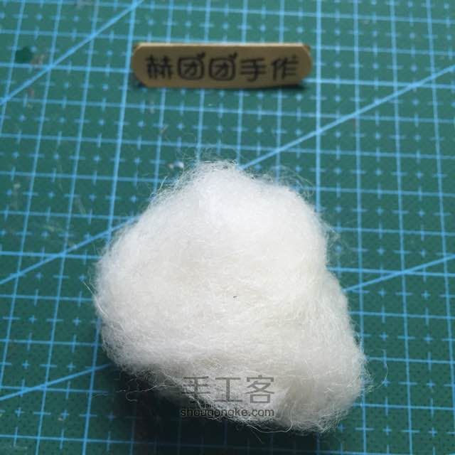 羊毛毡萌系球球小草莓防尘塞的制作基础入门 第2步