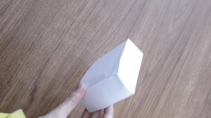 a4纸做出来的简易小盒子 第9步