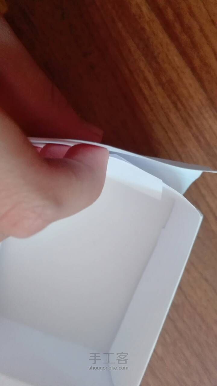 a4纸做出来的简易小盒子 第6步