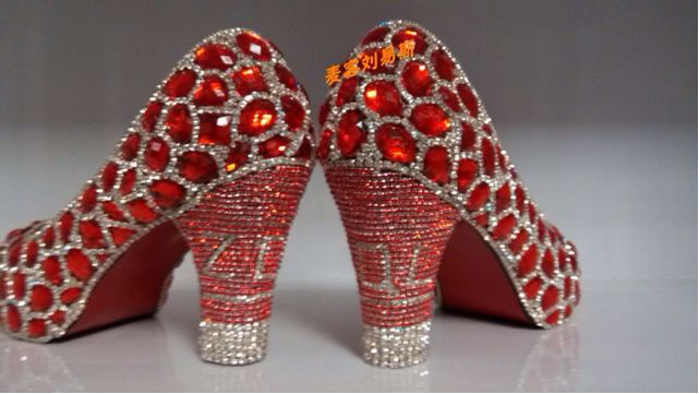 红色水晶婚鞋 第6步