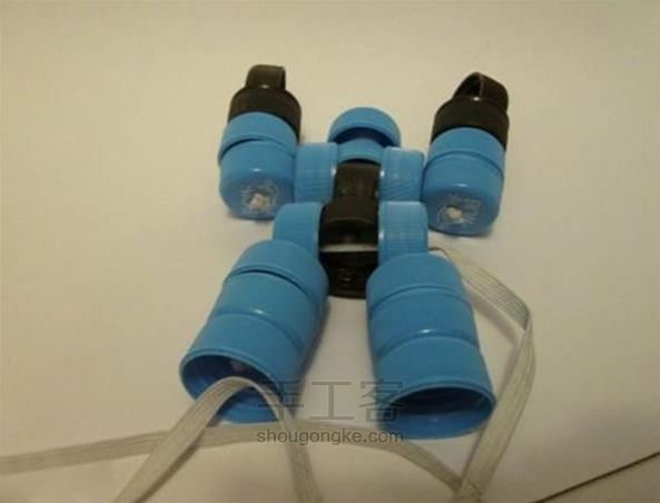 塑料瓶盖手工制作的机械战警机器人玩具DIY做法【转译】 第7步