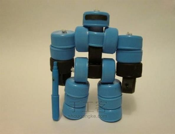 塑料瓶盖手工制作的机械战警机器人玩具DIY做法【转译】 第12步