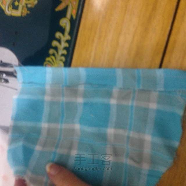 芭比娃娃改造海蓝纱裙教程 第4步