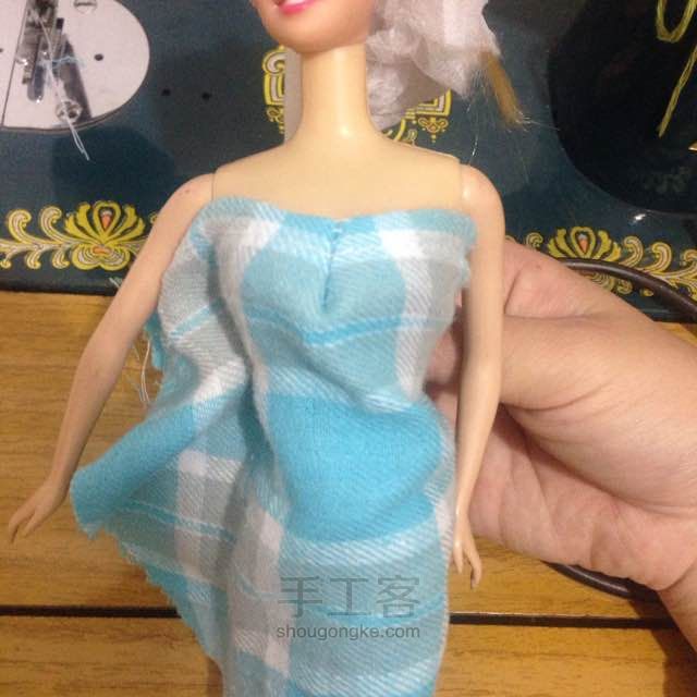 芭比娃娃改造海蓝纱裙教程 第7步
