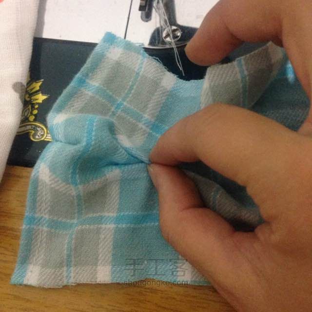 芭比娃娃改造海蓝纱裙教程 第8步